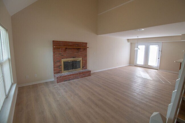 Building Photo - 3713-3715 Hermitage Rd