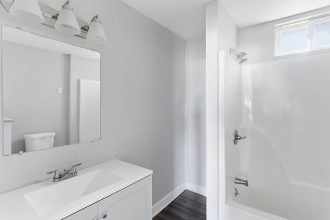 Building Photo - 1514 Monroe Ave