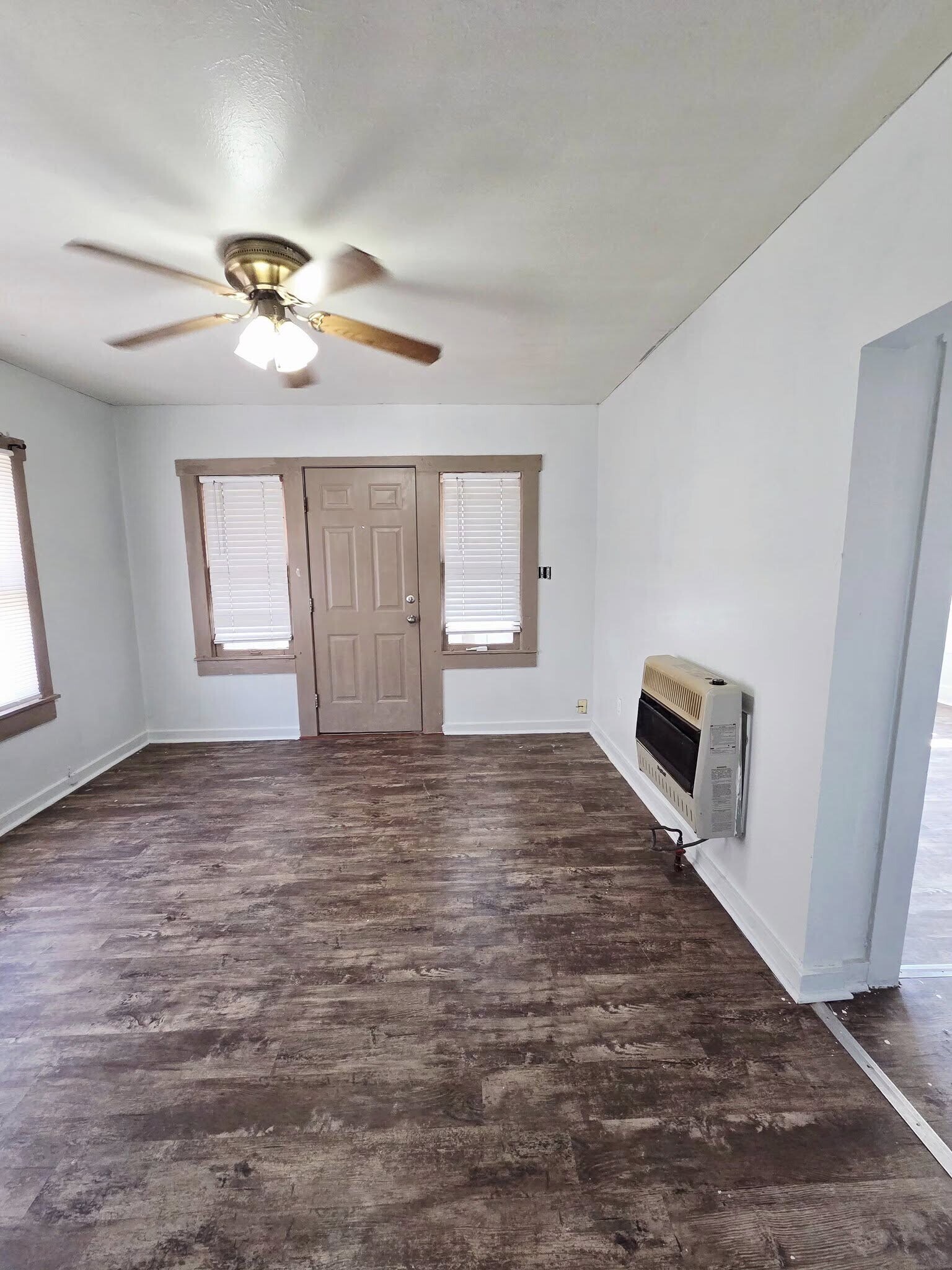 Building Photo - 1001 S Main St