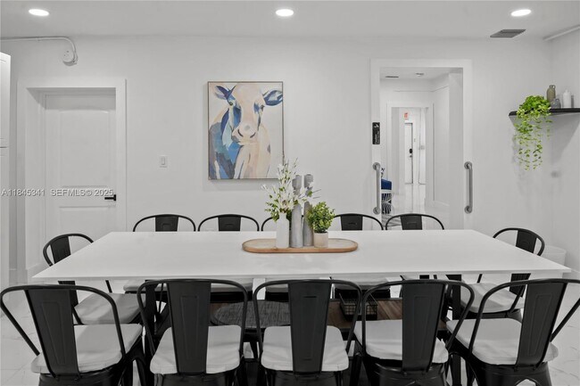 Building Photo - 1310 SW 76th Ave