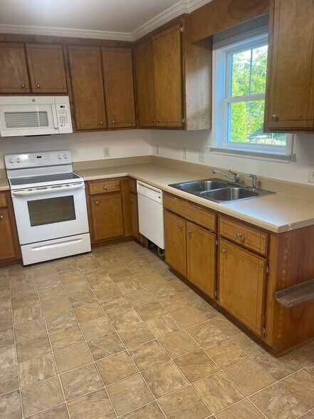 Building Photo - 420 Oconner Ct