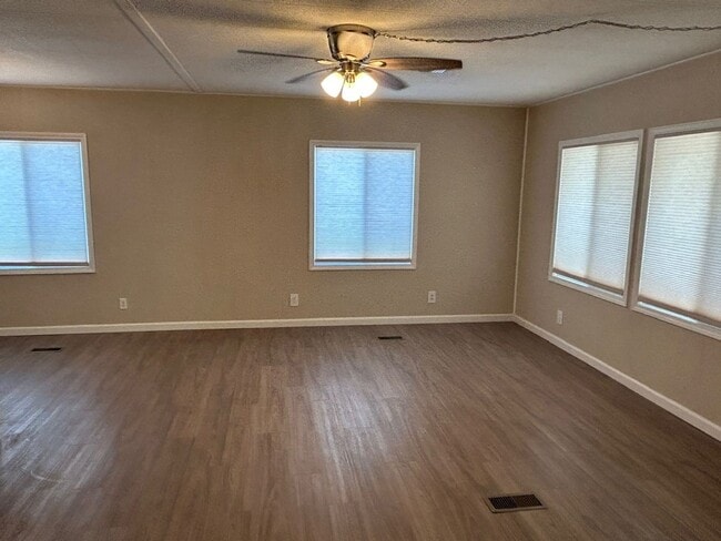 Building Photo - Long Term 2 bedroom in Sun Lakes