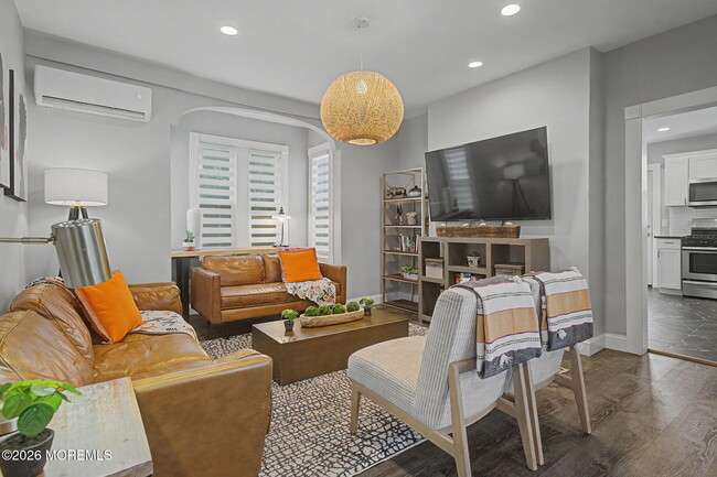 Building Photo - 148 Heck Ave