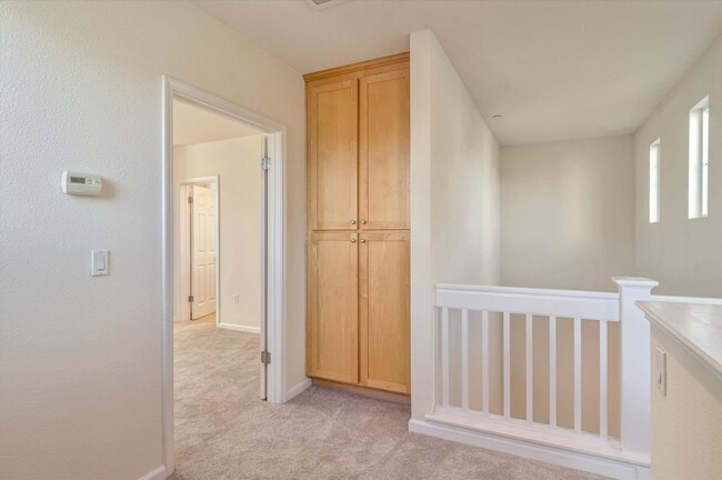 Building Photo - 581 Bridgeport Terrace