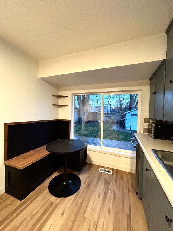 Building Photo - 326 Gregson Ave S