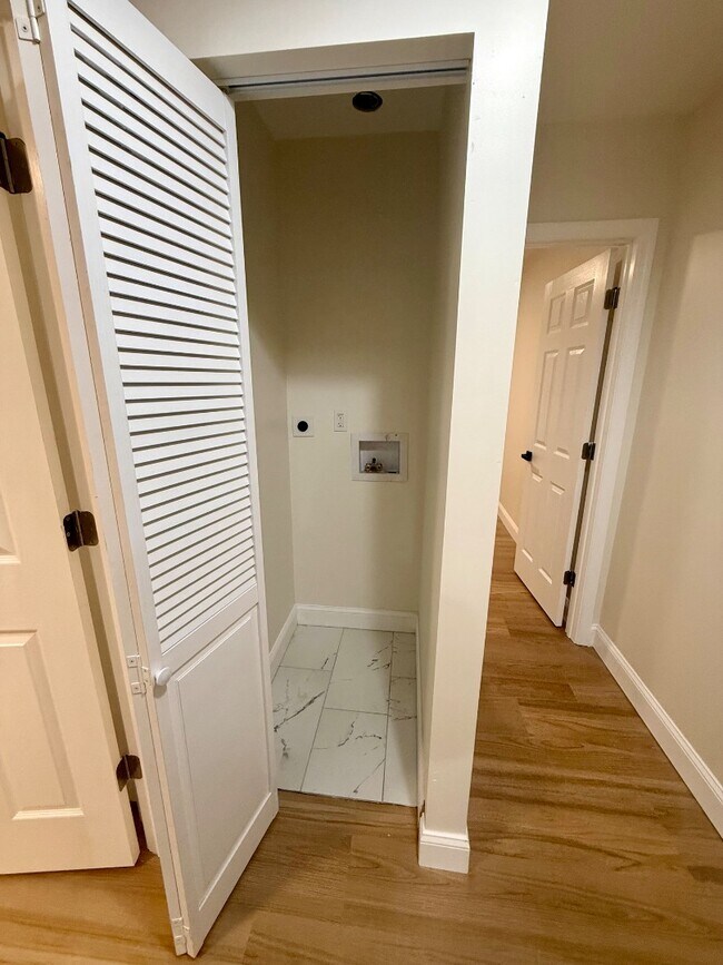 Building Photo - 1335 Morton St