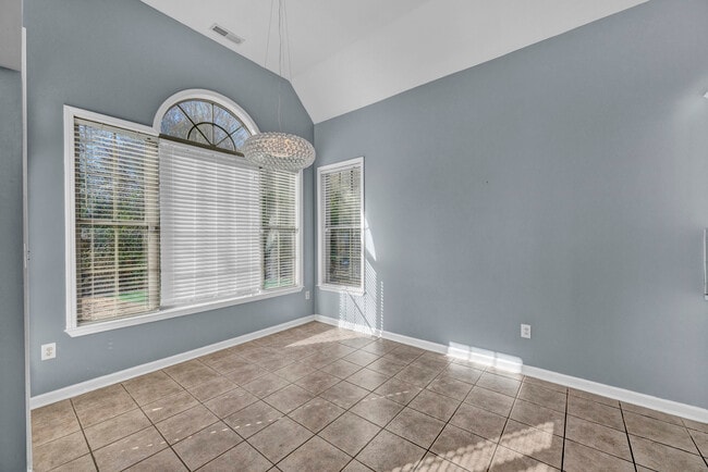 Building Photo - 237 Camden Lake Dr