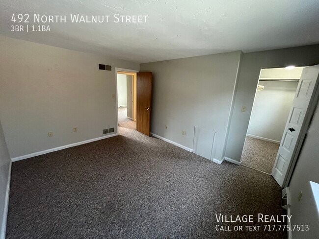 Building Photo - 492 N Walnut St