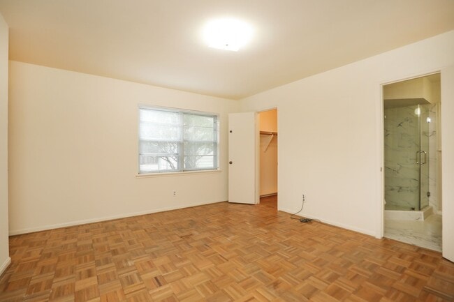 Building Photo - 12910 Queensbury Ln