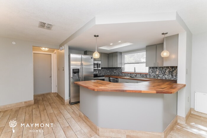 Building Photo - 10005 Old Orchard Lane