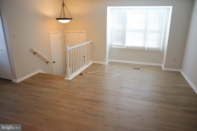 Building Photo - 10848 Douglas Ave