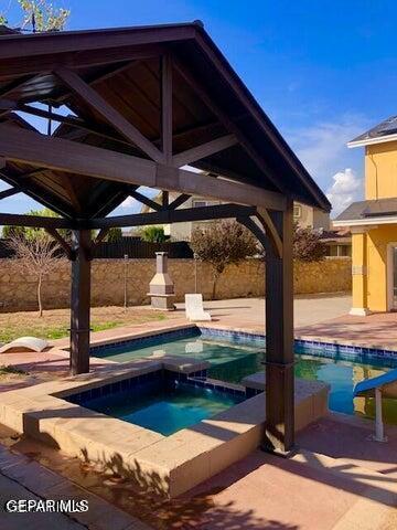 Building Photo - 13700 Paseo Rico Cir