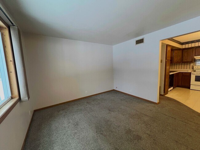Building Photo - 2310 Radtke Ave