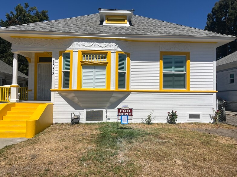 Primary Photo - 1023 E 27th St