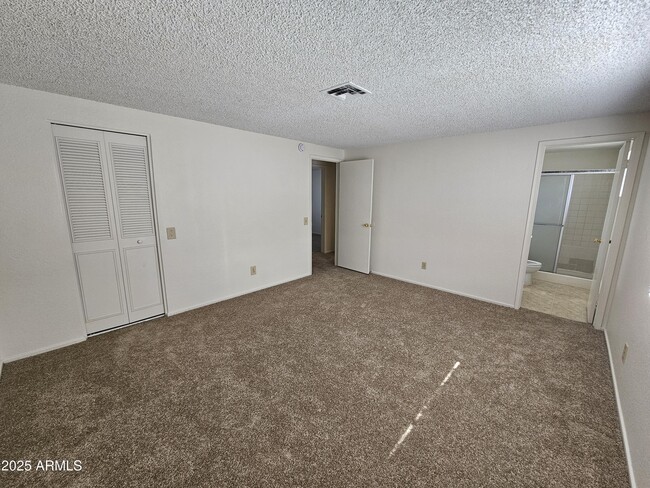 Building Photo - 6231 W Zoe Ella Way