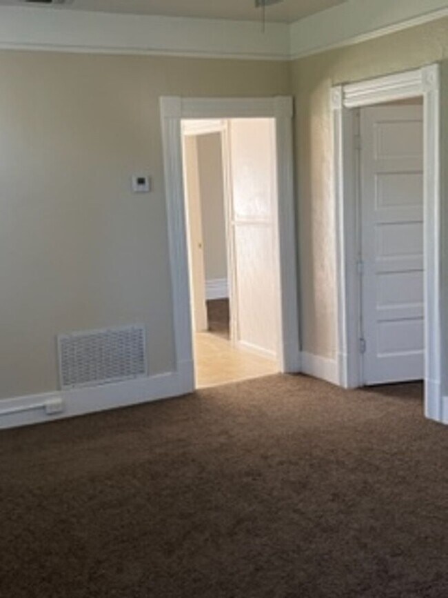 Building Photo - 325 Ohio St