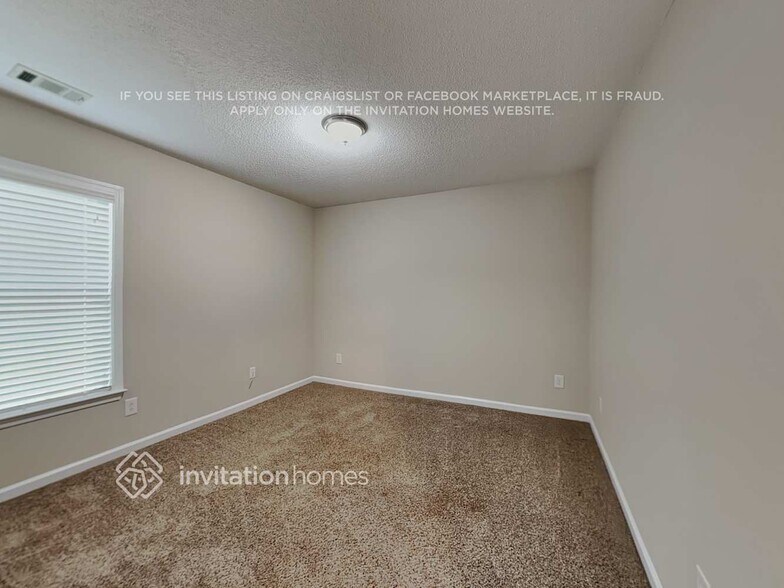 Building Photo - 172 Wallnut Hall Cir