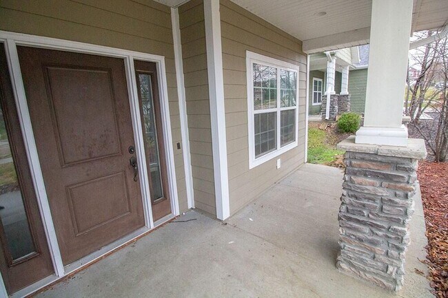 Building Photo - 7413 Rosedown Dr