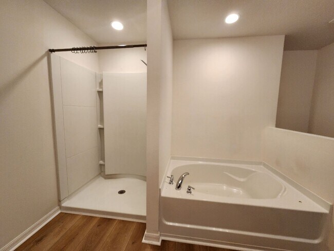 Building Photo - 11910 Winterset Cove Dr