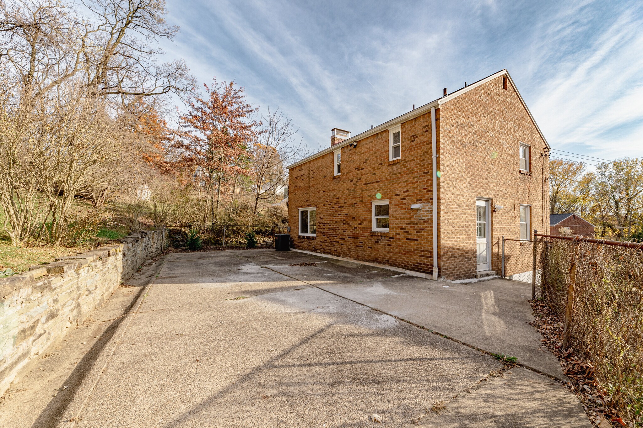 Building Photo - 3203 Hebron Dr