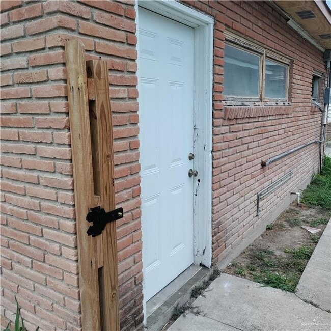 Building Photo - 1012 N Glasscock Rd