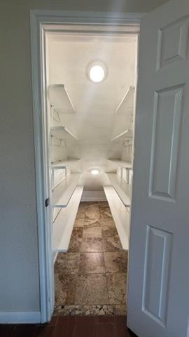 Building Photo - 13980 Red Wood Cir N