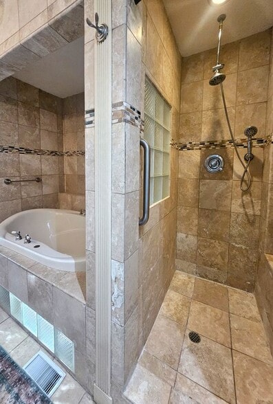 Building Photo - 2635 Puesta Del Sol