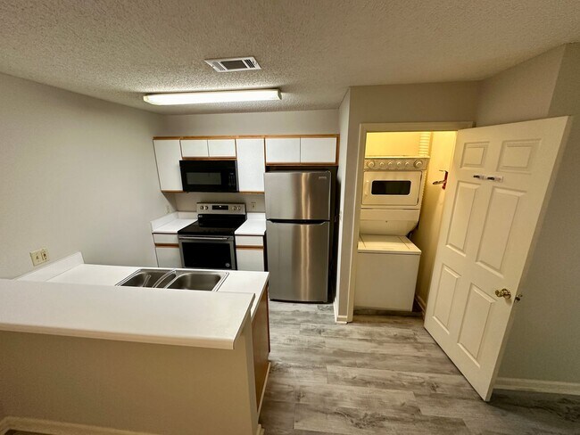 Building Photo - Tillman Place, 523