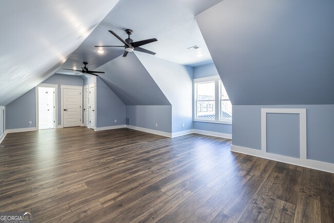 Building Photo - 1131 Pinehurst Dr