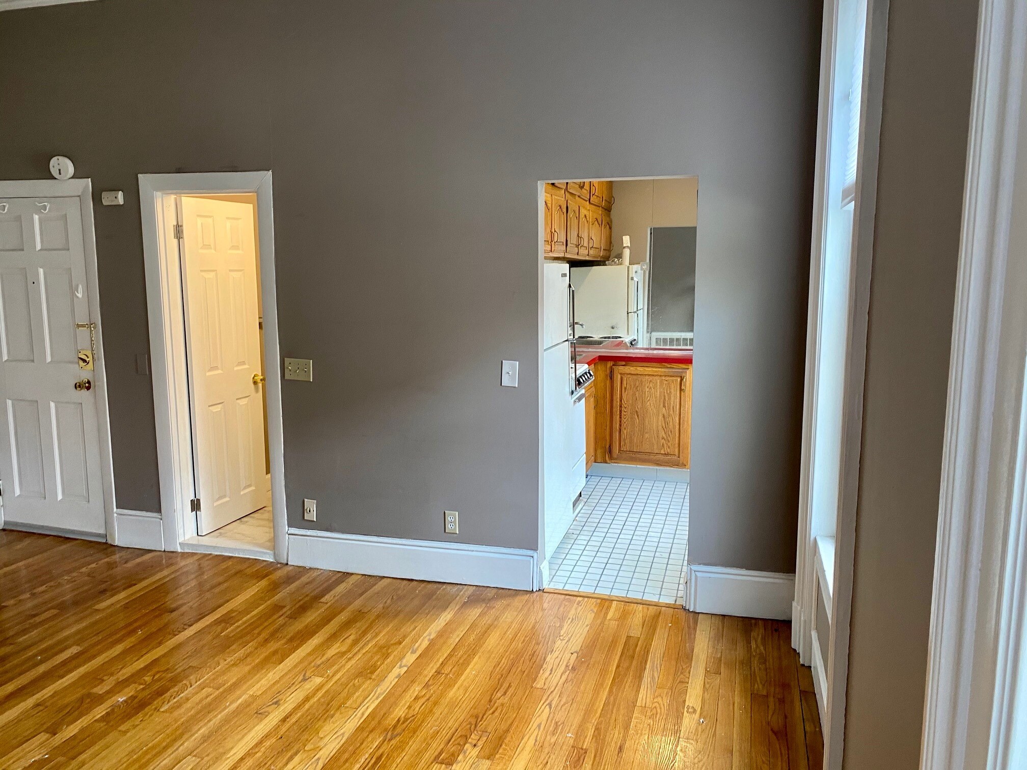 Building Photo - 387 Marlborough St