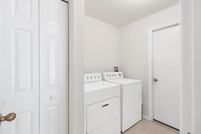 Building Photo - 2575 12th Square SW