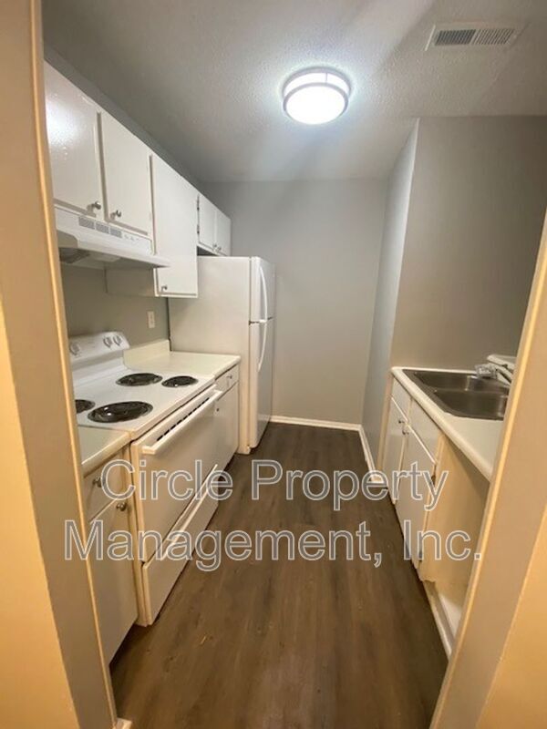 Building Photo - 4100 Hunters Ridge Dr SW