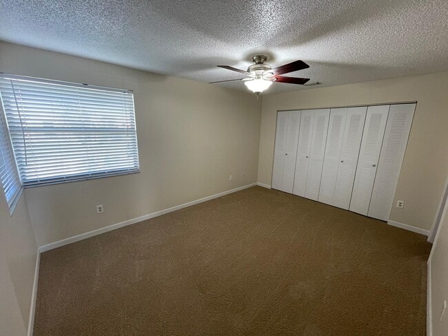 Building Photo - 1017 Washington Cir