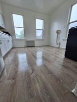 Building Photo - 98 Main St