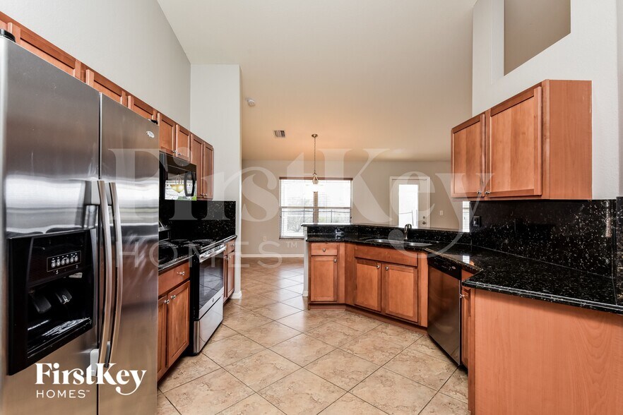 Building Photo - 1003 NW 8th Pl