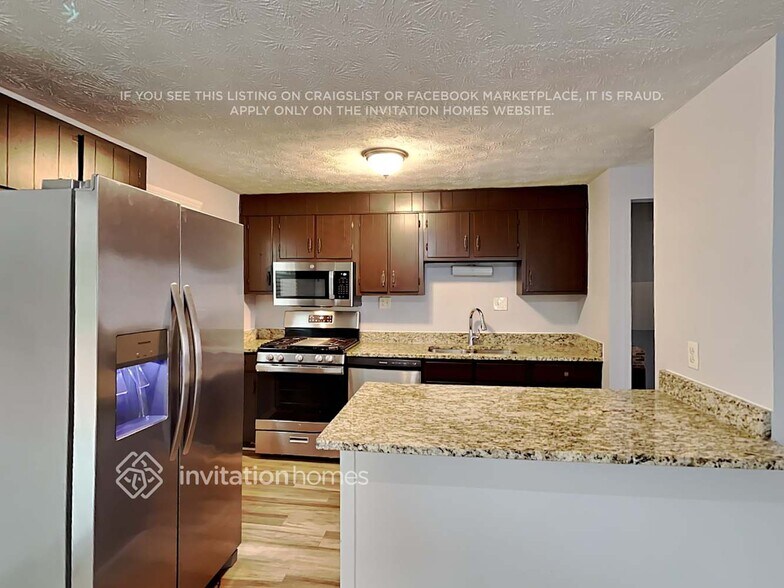 Building Photo - 4669 S Landing Dr