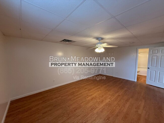 Building Photo - 1825 Meadowland Ln