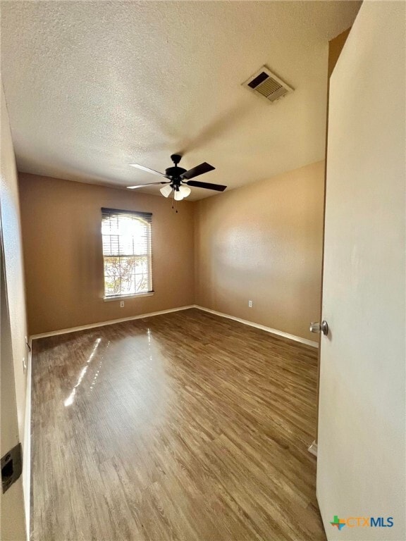 Building Photo - 2907 Wesley Dr