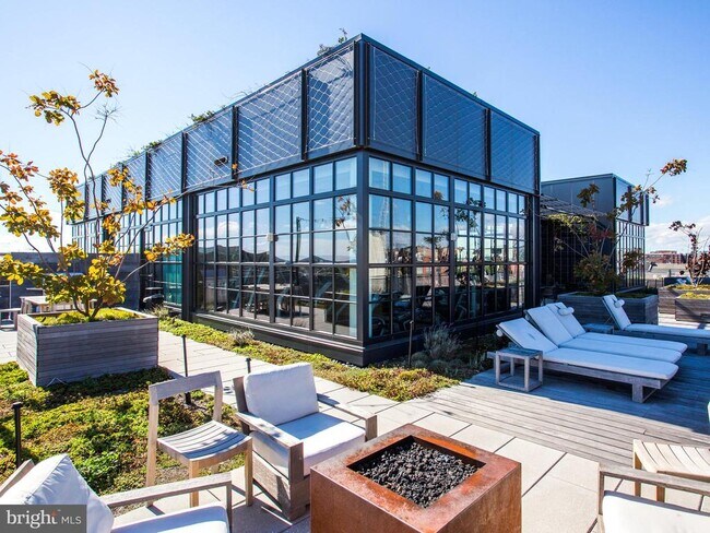 Building Photo - 2030 8th St NW