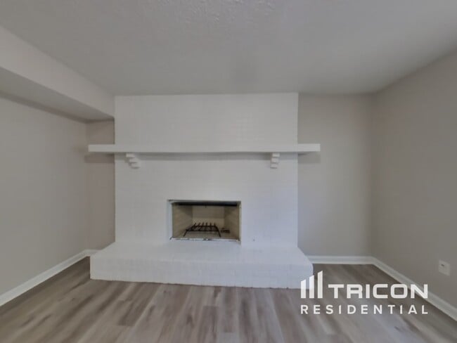 Building Photo - 5708 St Thomas Dr