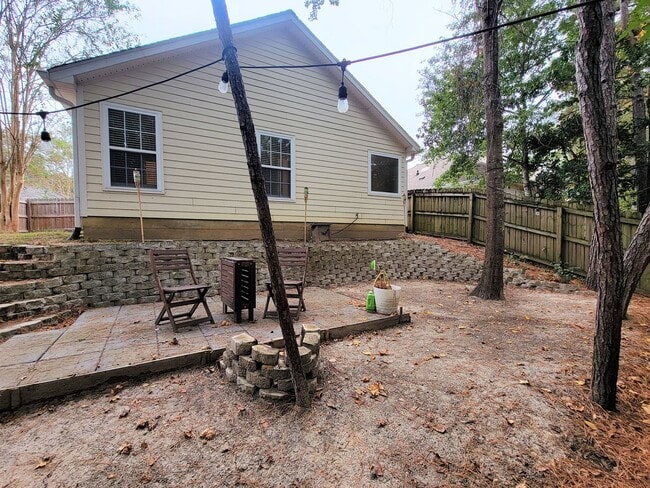 Building Photo - 3 bedroom house for rent in NE Tallahassee...