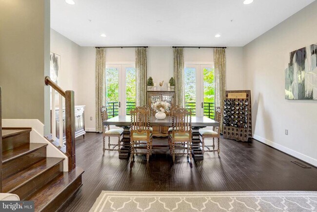 Building Photo - 2004 Potomac Ave