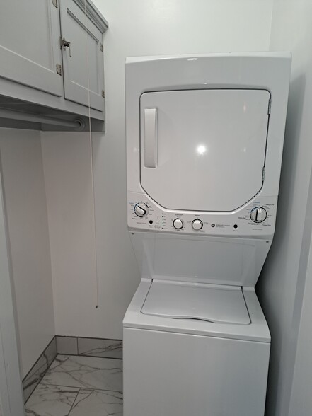 Laundry room - 303 E Lincoln Ave