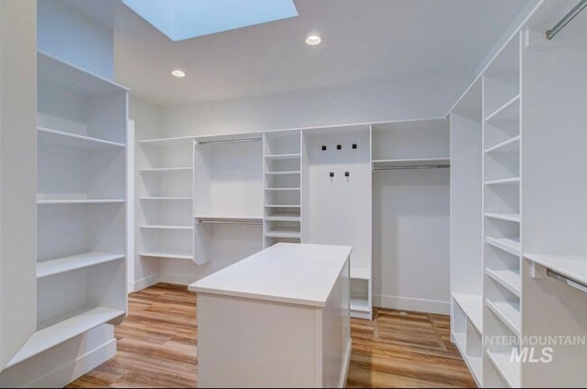 Building Photo - Luxury Living in Dry Creek Ranch