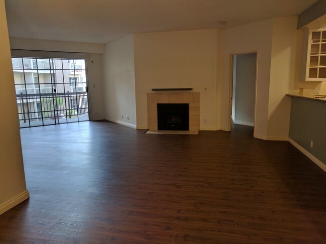 Fire place - 10021 Tabor St