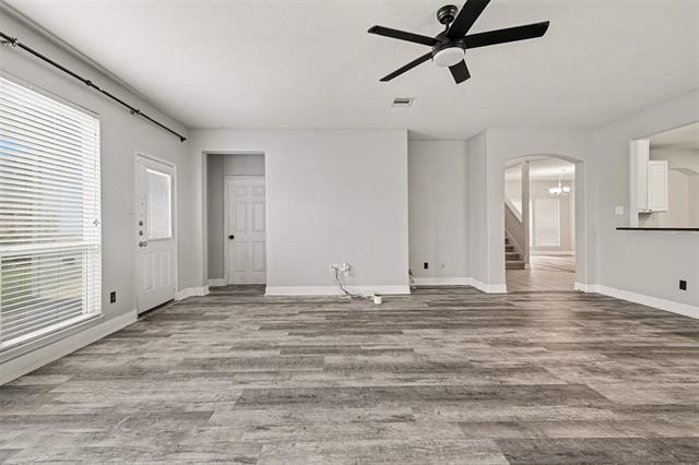 Building Photo - 9997 Knob Hollow Way