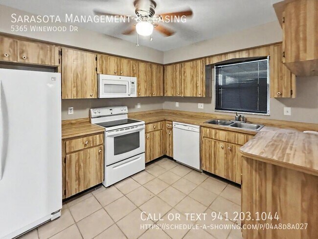 Building Photo - 5365 Winewood Dr
