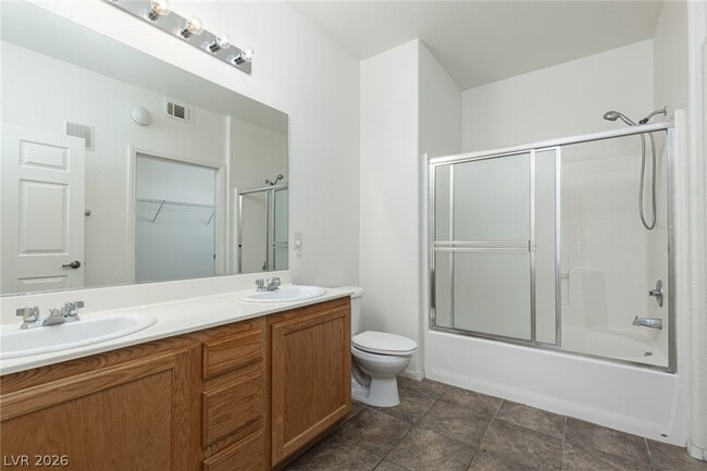 Building Photo - 5855 Valley Dr