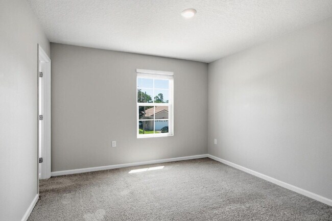 Building Photo - CENTRALLY LOCATED