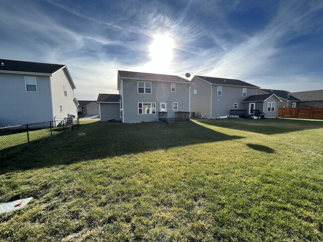 Building Photo - 9565 Red Sunset Ct